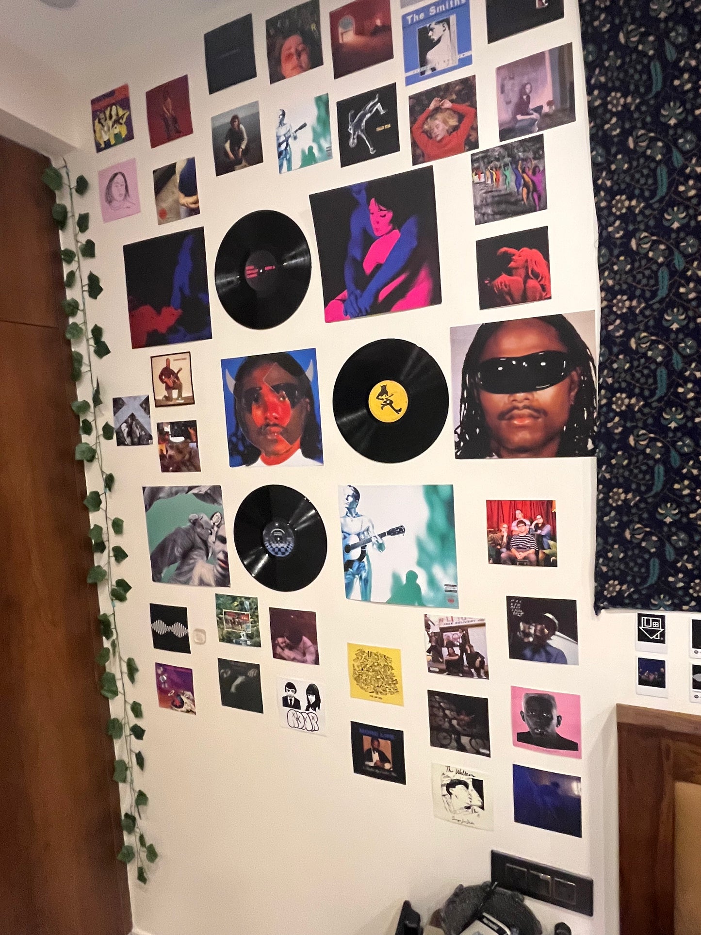 CUSTOM WALL DECOR SET - ALBUM COVER POSTERS AND VINYL RECORDS