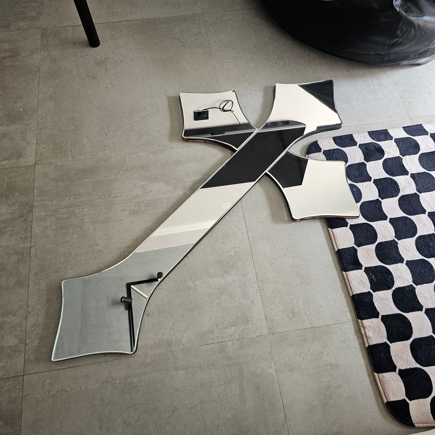 CHROME CROSS MIRROR (Y2K AESTHETIC)