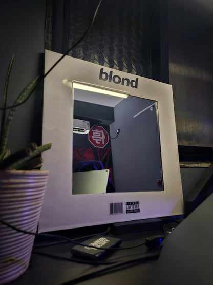 BLOND MIRROR